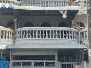 For rent 4 bedrooms townhouse in Bang Bon, Bangkok