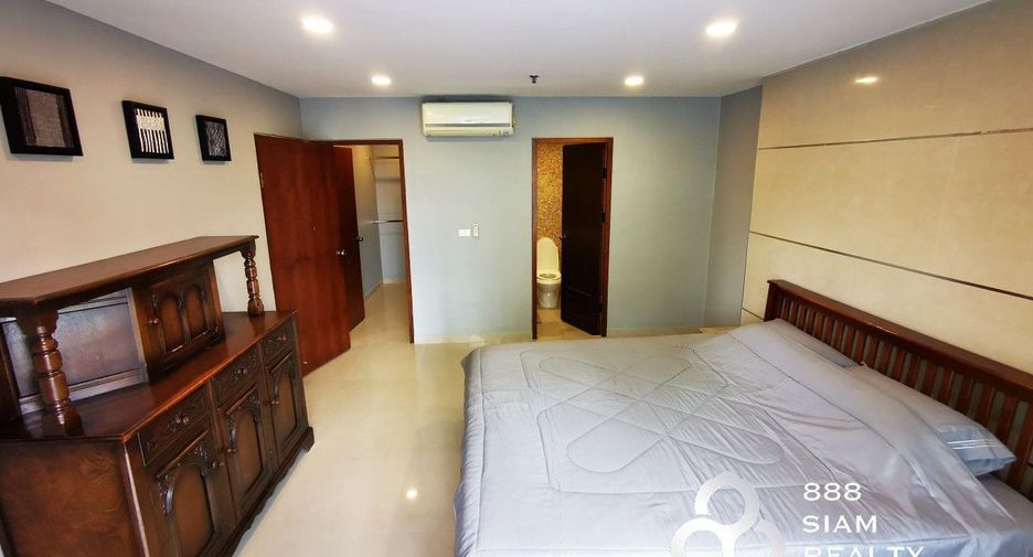 For sale 2 bedrooms condo in Watthana, Bangkok
