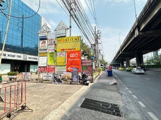 For sale 1 bed retail Space in Bang Phlat, Bangkok