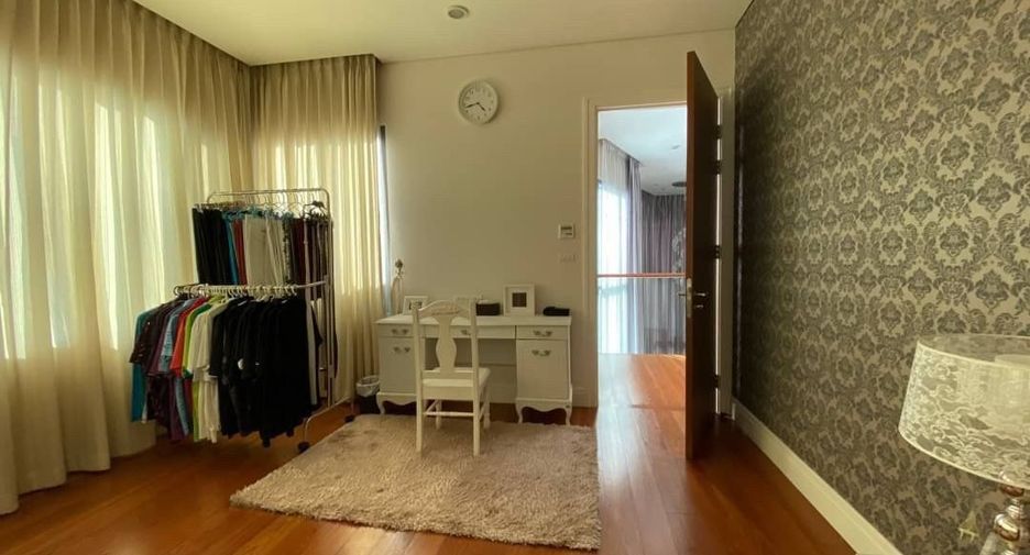 Wohnung zum Kauf mit 3 Zimmer in Khlong Toei, Bangkok