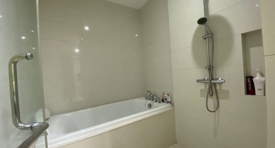 Wohnung zum Kauf mit 3 Zimmer in Khlong Toei, Bangkok