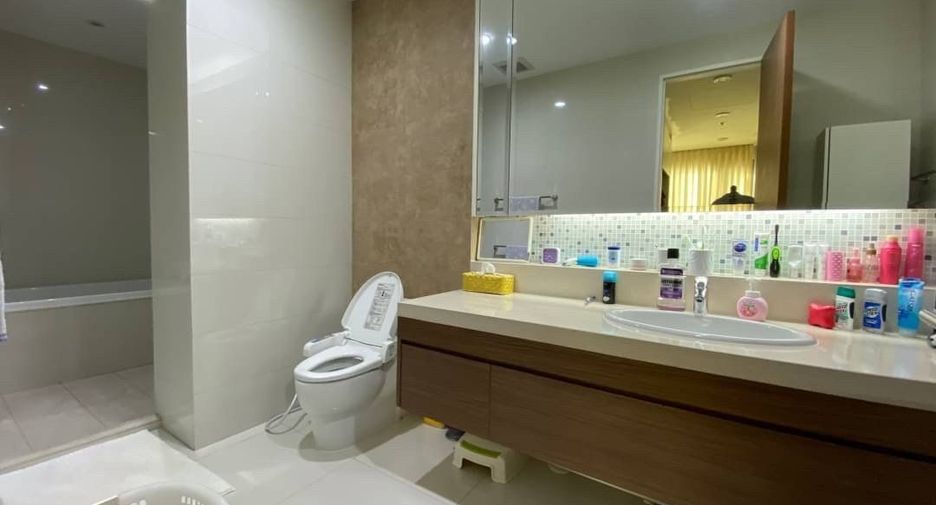 Wohnung zum Kauf mit 3 Zimmer in Khlong Toei, Bangkok