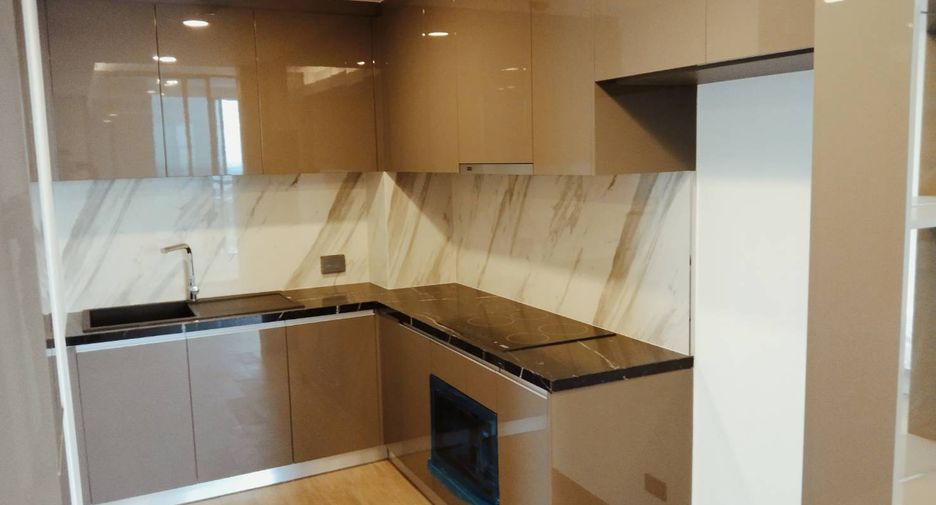 For rent 3 ベッドルーム condo in Khlong Toei, Bangkok