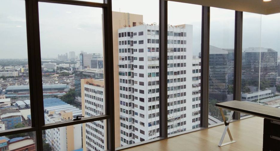 For rent 3 ベッドルーム condo in Khlong Toei, Bangkok