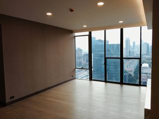 For rent 3 ベッドルーム condo in Khlong Toei, Bangkok