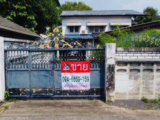 For sale 6 bed house in Huai Khwang, Bangkok