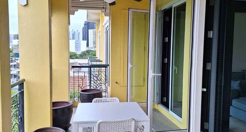 For rent 3 bedrooms condo in Sathon, Bangkok