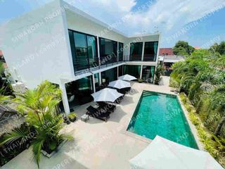 À vendre et à louer 6 chambres villa à Bang Lamung, Chonburi