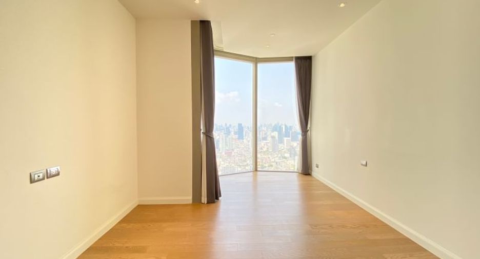 For sale 3 bedrooms condo in Khlong San, Bangkok