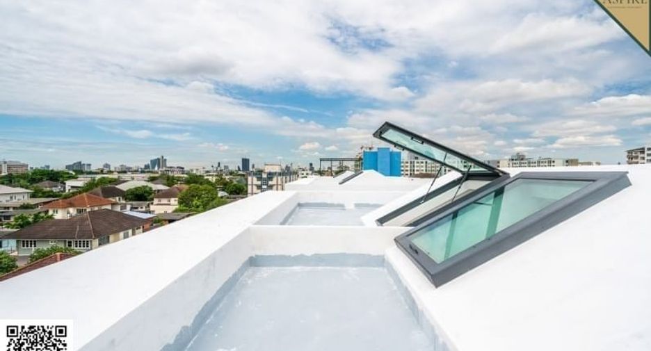 For sale 4 bedrooms townhouse in Prawet, Bangkok