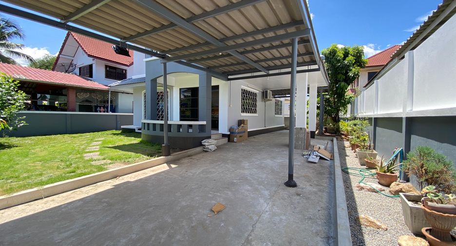 For rent 3 bedrooms house in San Sai, Chiang Mai