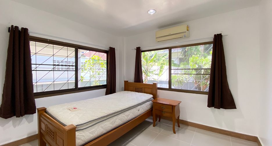 For rent 3 bedrooms house in San Sai, Chiang Mai