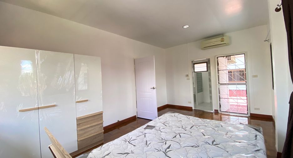 For rent 3 bedrooms house in San Sai, Chiang Mai