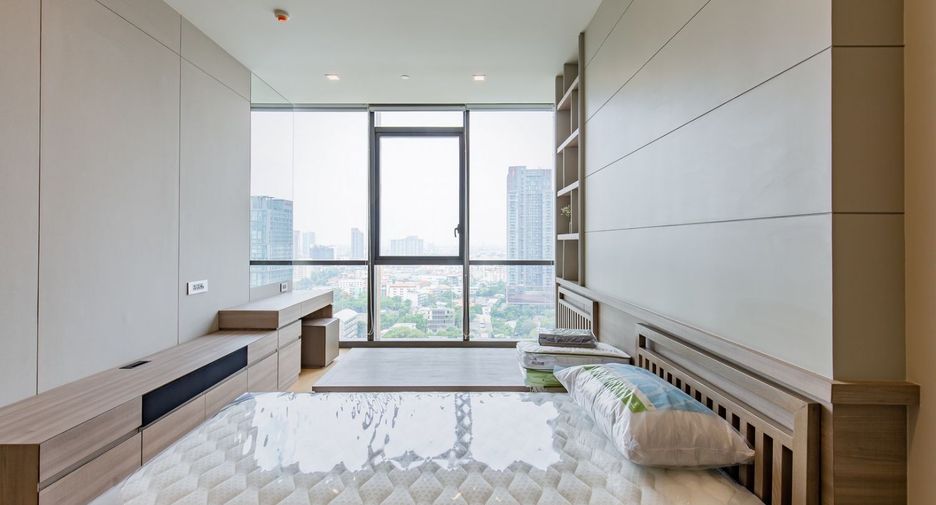 For rent 2 bedrooms condo in Watthana, Bangkok
