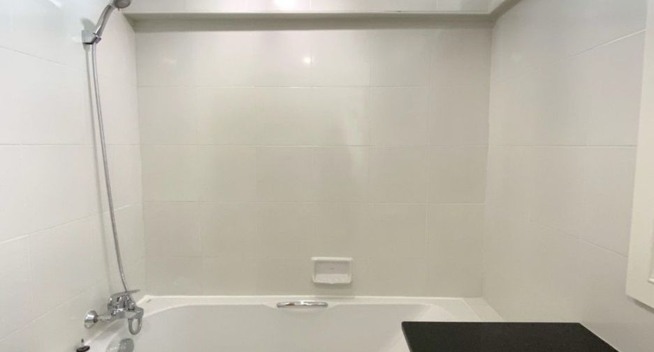 For sale studio condo in Watthana, Bangkok