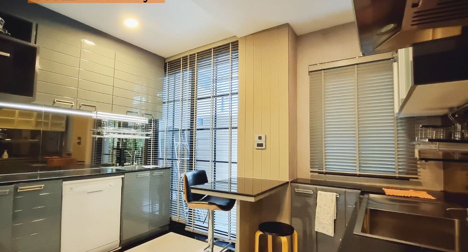 For rent 5 bedrooms house in Suan Luang, Bangkok
