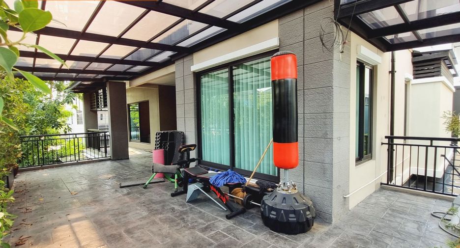 For rent 5 bedrooms house in Suan Luang, Bangkok