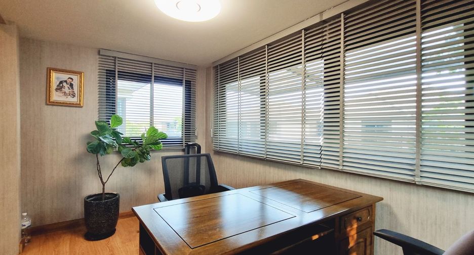 For rent 5 bedrooms house in Suan Luang, Bangkok