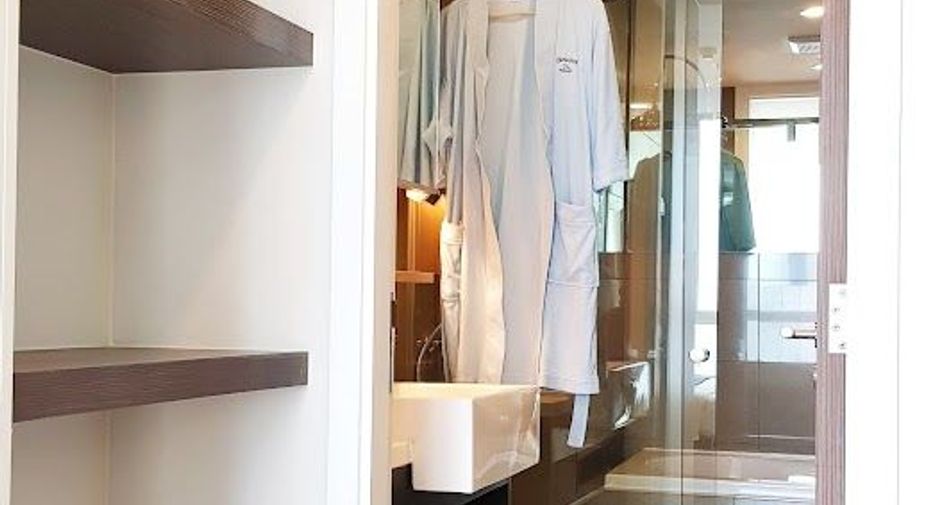 Condo en alquiler y en venta de 1 habitaciones en Watthana, Bangkok