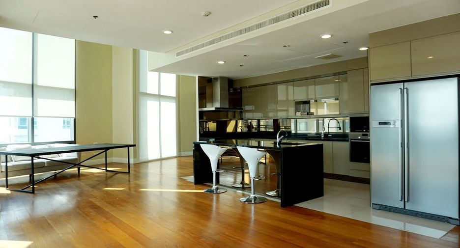 For rent 6 Beds condo in Khlong Toei, Bangkok