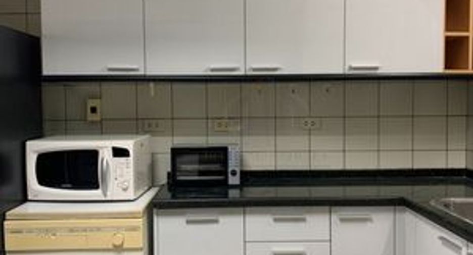 Condo en alquiler y en venta de 3 habitaciones en Pathum Wan, Bangkok