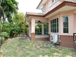 Casa en venta de 3 habitaciones en Phutthamonthon, Nakhon Pathom