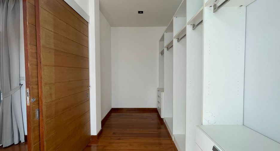 ให้เช่า 4 ห้องนอน บ้านเดี่ยว ใน คลองเตย, กรุงเทพฯ