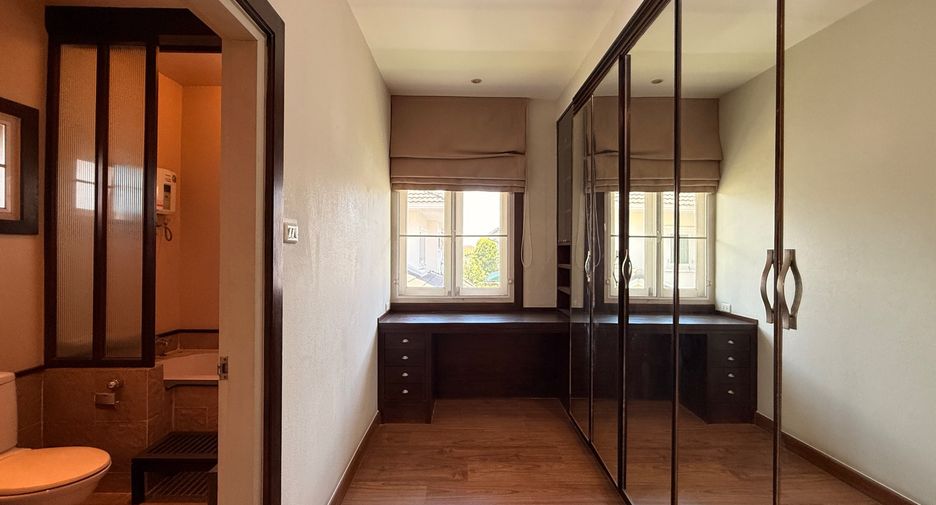 Haus zur Miete mit 4 Zimmer in Mueang Chiang Mai, Chiang Mai