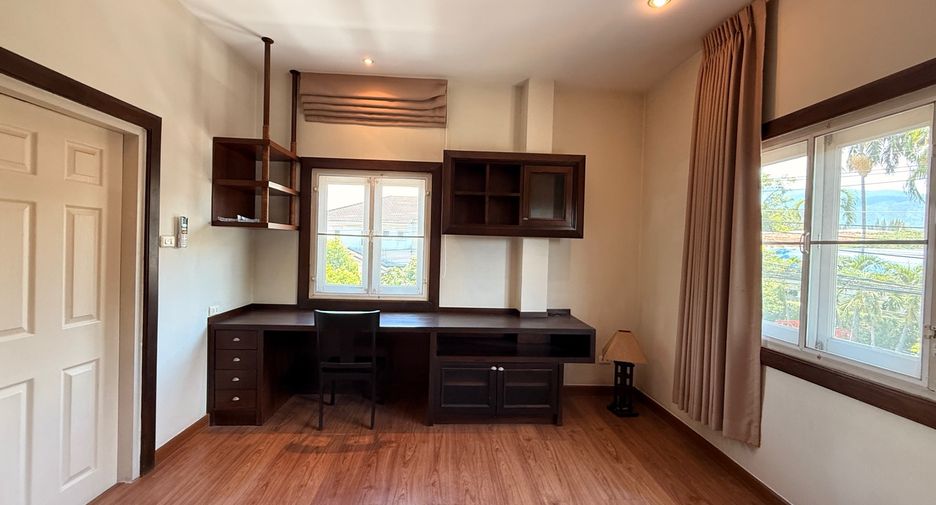 Haus zur Miete mit 4 Zimmer in Mueang Chiang Mai, Chiang Mai