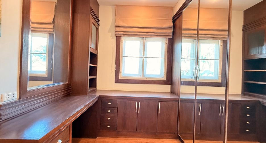 Haus zur Miete mit 4 Zimmer in Mueang Chiang Mai, Chiang Mai