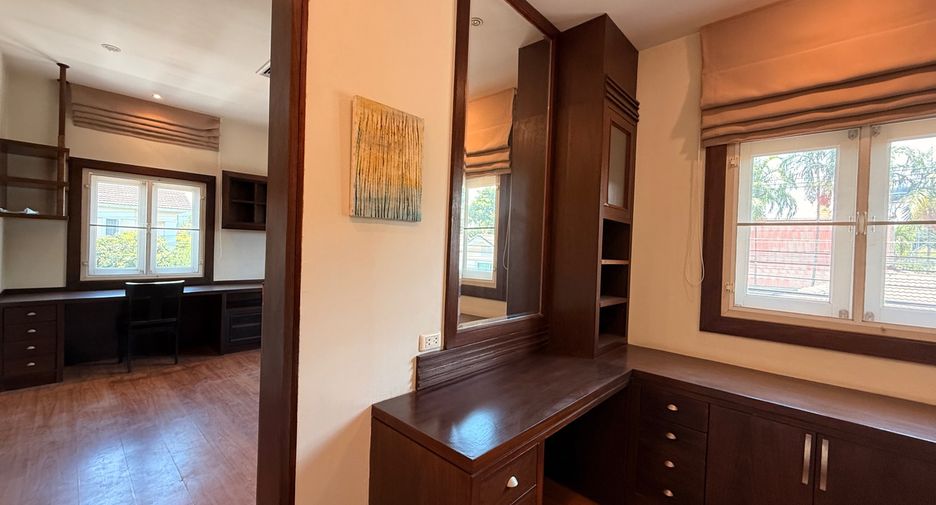 Haus zur Miete mit 4 Zimmer in Mueang Chiang Mai, Chiang Mai