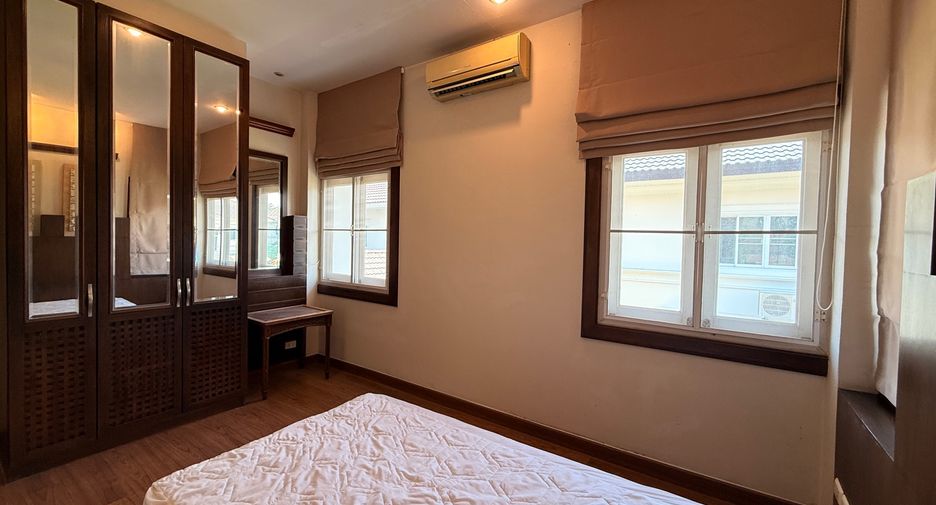 Haus zur Miete mit 4 Zimmer in Mueang Chiang Mai, Chiang Mai
