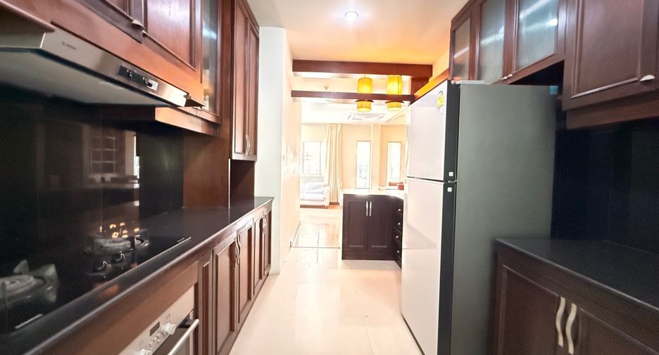 Haus zur Miete mit 4 Zimmer in Mueang Chiang Mai, Chiang Mai