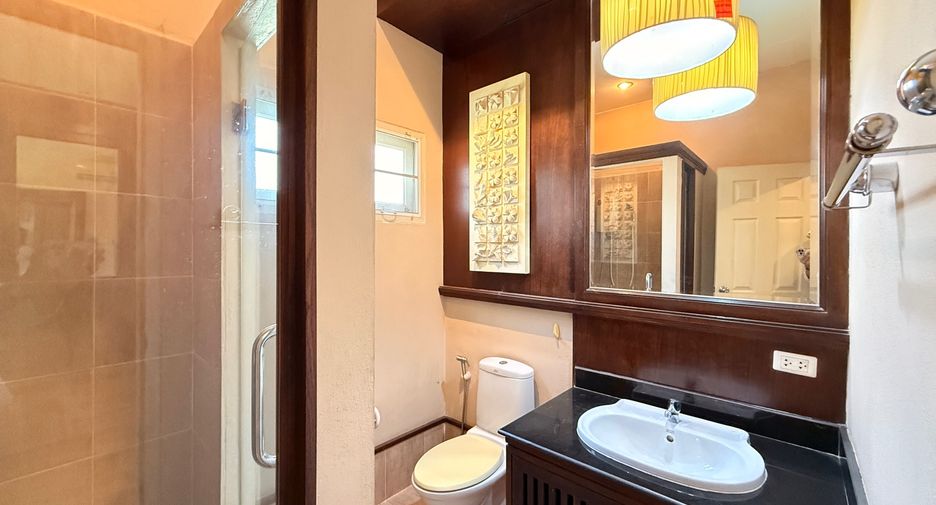 Haus zur Miete mit 4 Zimmer in Mueang Chiang Mai, Chiang Mai