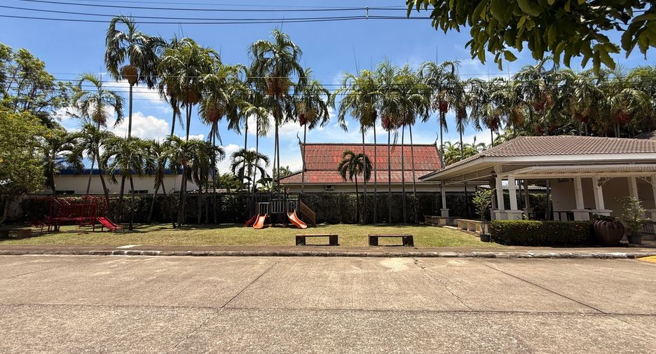Haus zur Miete mit 4 Zimmer in Mueang Chiang Mai, Chiang Mai