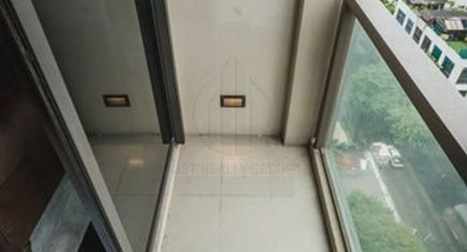 For sale 2 bedrooms condo in Khlong Toei, Bangkok
