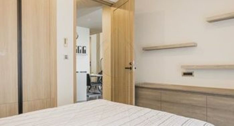 For sale 2 bedrooms condo in Khlong Toei, Bangkok