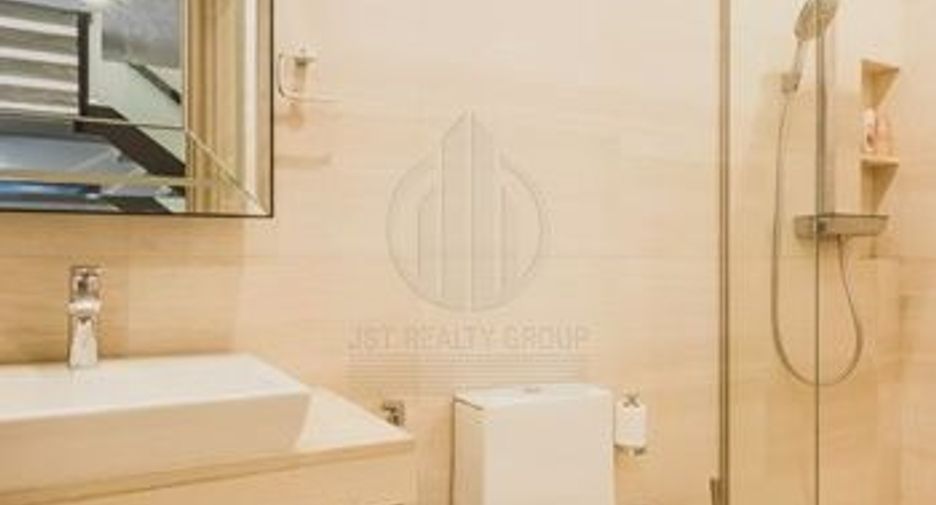 For sale 2 bedrooms condo in Khlong Toei, Bangkok