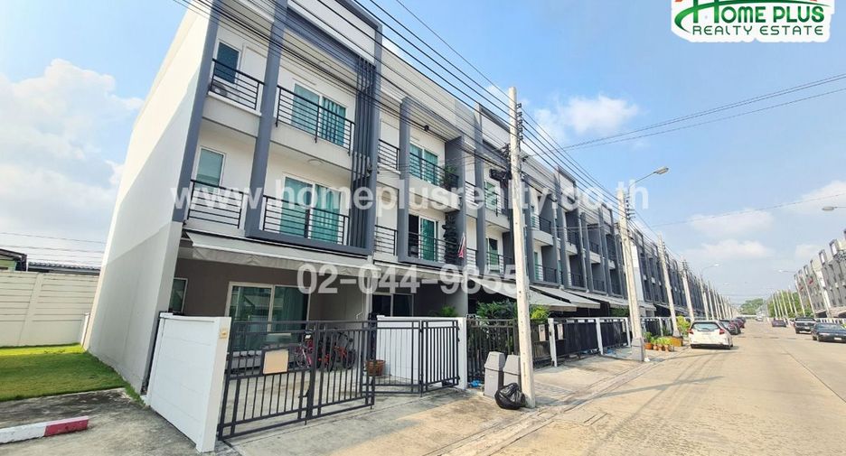 For sale 3 bedrooms townhouse in Prawet, Bangkok