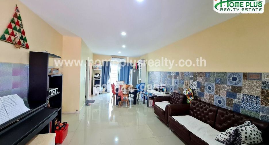 For sale 3 bedrooms townhouse in Prawet, Bangkok