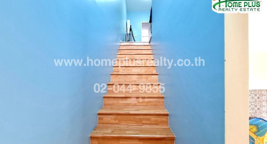 For sale 3 bedrooms townhouse in Prawet, Bangkok