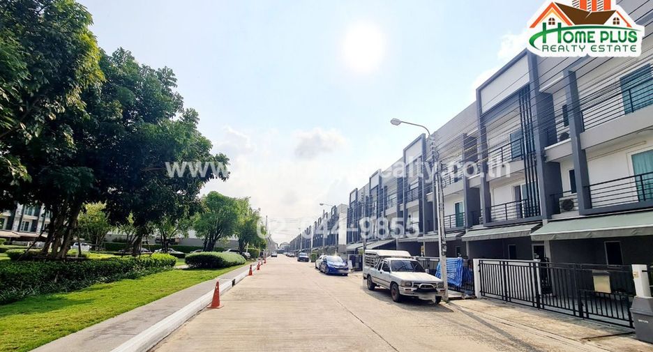 For sale 3 bedrooms townhouse in Prawet, Bangkok