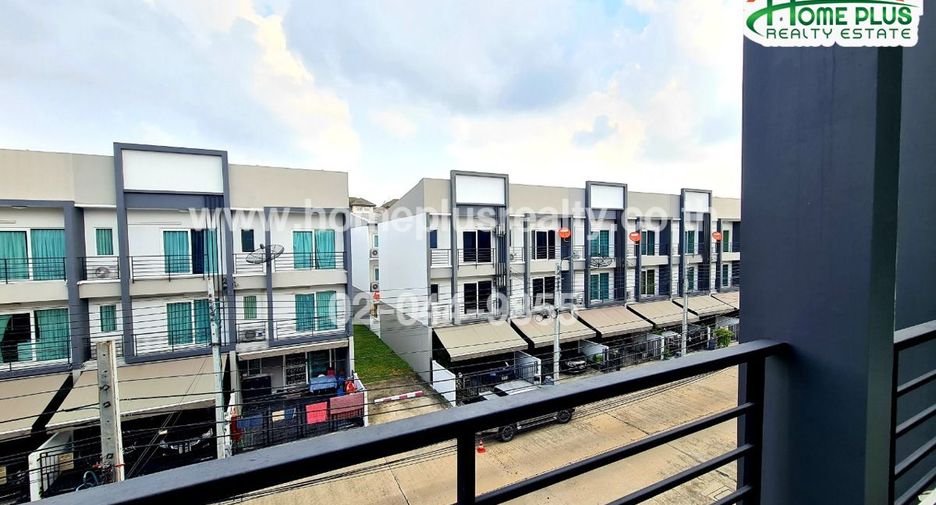 For sale 3 bedrooms townhouse in Prawet, Bangkok