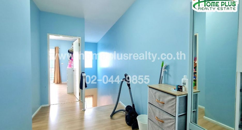 For sale 3 bedrooms townhouse in Prawet, Bangkok