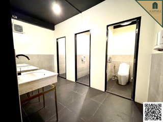 Local comercial en venta de 6 habitaciones en Watthana, Bangkok
