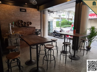 Local comercial en venta de 6 habitaciones en Watthana, Bangkok