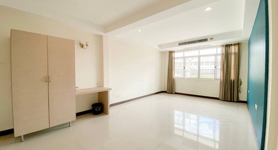 For sale 3 bedrooms townhouse in Hua Hin, Prachuap Khiri Khan