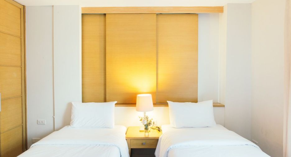 For rent 4 bedrooms condo in Bang Na, Bangkok