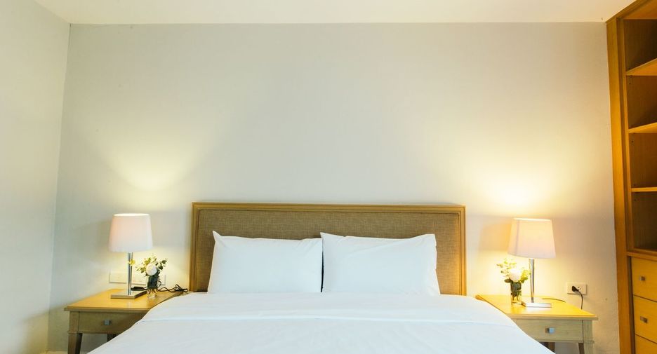 For rent 4 bedrooms condo in Bang Na, Bangkok