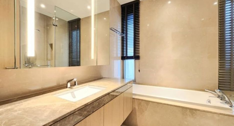 For rent 2 bedrooms condo in Khlong San, Bangkok